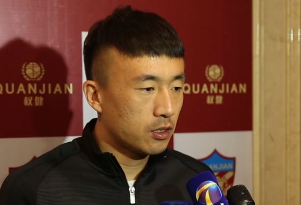 强行挺进白丝老师里呻吟
