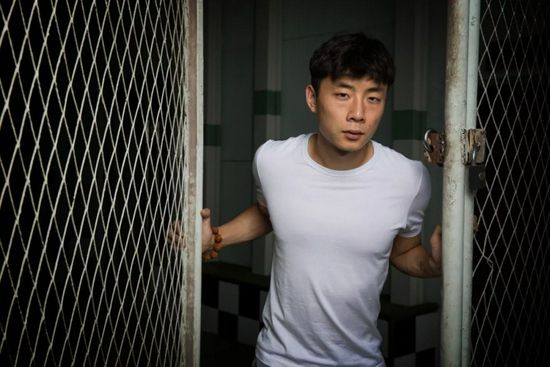 gay偷拍拍男浴室spy